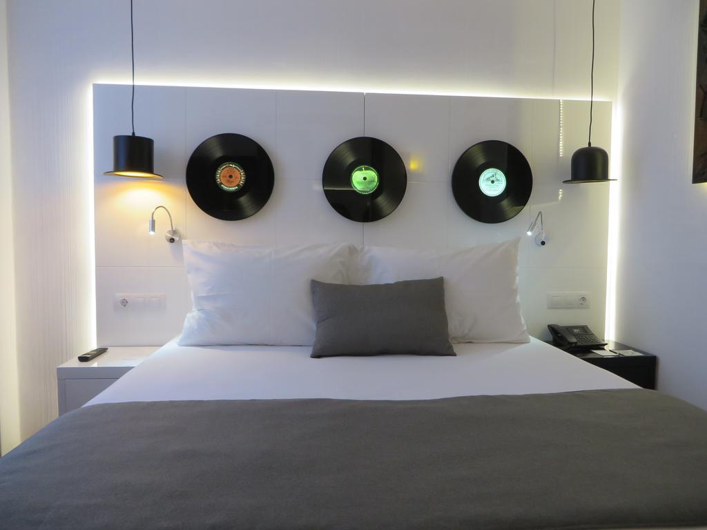 Evenia Rocafort Hotel Barcelona Beds photo